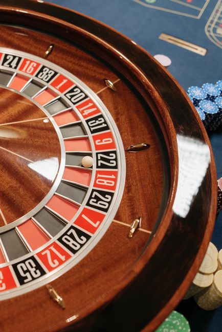 Bankroll Myths That Quietly Wreck Recreational Gamblers
